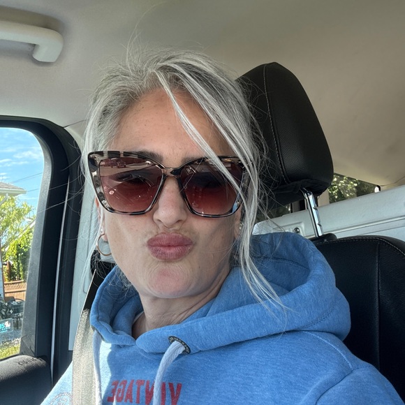 angela_ireland